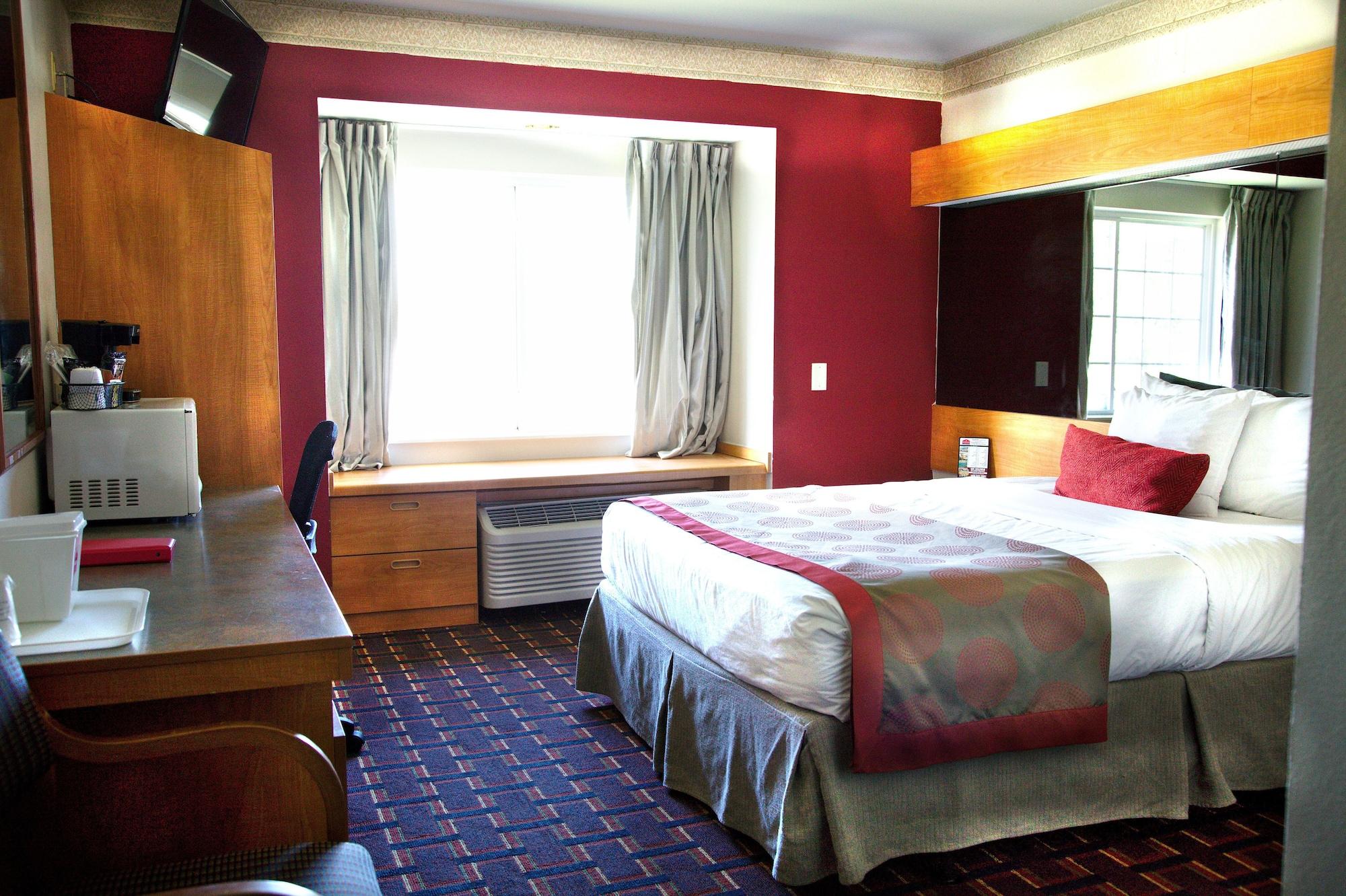Отель Ramada By Wyndham Bloomington I-55 And I-74 Il Экстерьер фото