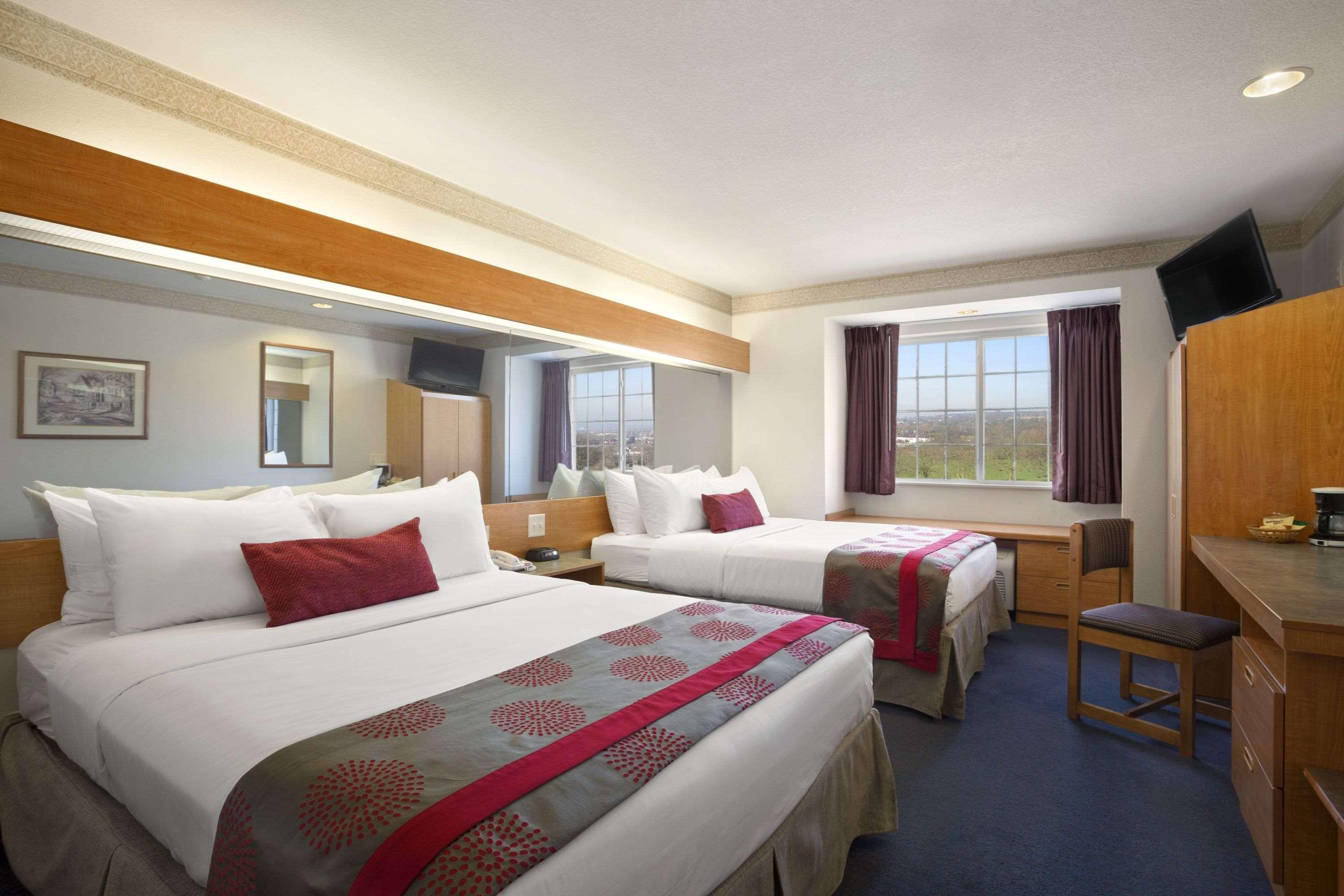 Отель Ramada By Wyndham Bloomington I-55 And I-74 Il Экстерьер фото