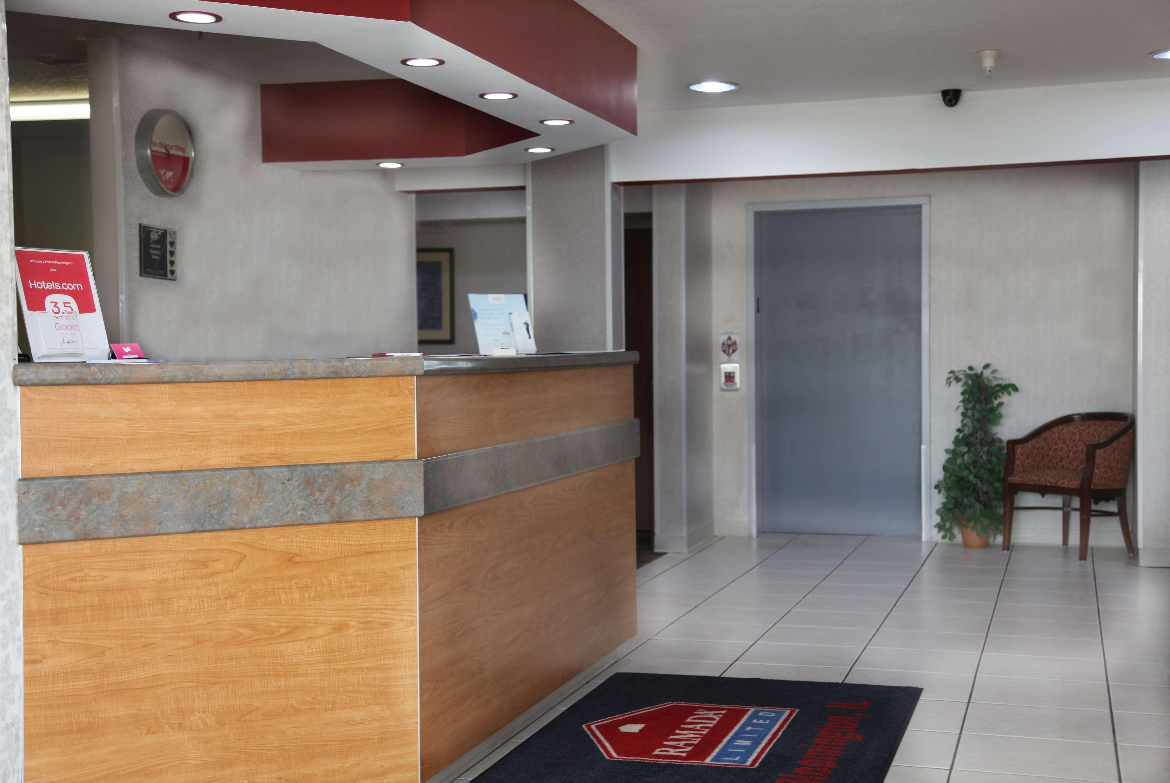 Отель Ramada By Wyndham Bloomington I-55 And I-74 Il Экстерьер фото